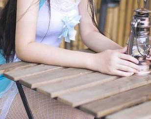 GIRLT果团网 - 爱丽莎LISA的夏天，高清美图里那份悠闲，竟让我想起那天的沙滩…
