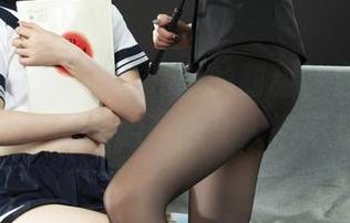 Ligui丽柜 - 双生花中的甜甜，套图里香丝深吻，醉人的画面让人挪不开眼。