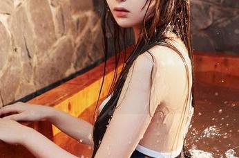 喵糖映画的鸡肉危机：少女写真里的奇幻旅程