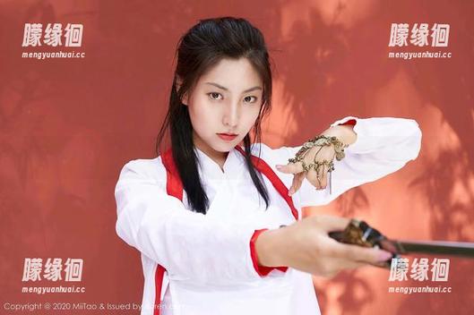 MiiTao蜜桃社-李颖诗 MiiTao蜜桃社 - 李颖诗·高清写真:她和眼镜的爱恨交织