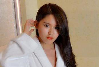 PANS - 浴缸中的安妮：一场与泡沫的亲密接触，精选图片让你领教她的“伟大成就”。
