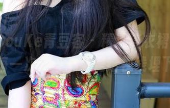 QingDouKe青豆客 - 精选连衣裙里，大安妮每一次转身都像是给视线埋下惊喜