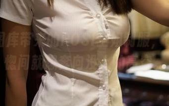 高清图库带来的ROSI空姐制服，让人恍惚间就想奔向没人的高空。