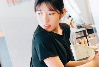 看了Sonson(손손)舰娘图包，我的眼睛好像没有办法自拔，太难选择了！