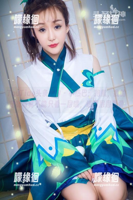 TouTiao头条女神-小热巴 TouTiao头条女神 - 小热巴:抱歉,我的定制写真不能只看一层哦,透明层层叠叠
