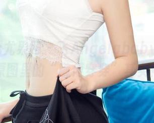 UGirls尤果网 - 飞Angelababy的牛仔裤：原图里的“随便穿穿”其实很认真