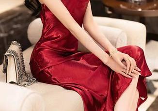 XIAOYU语画界 - 禁止思考的徐莉芝浴缸福利：图包里尽显俏皮时刻