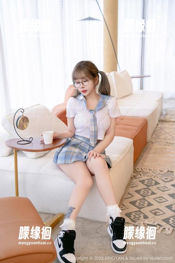 XINGYAN星颜社-李丽莎 XINGYAN星颜社 - 李丽莎的“睡衣秀”:一场关于懒散与优雅的私房写真大作战!