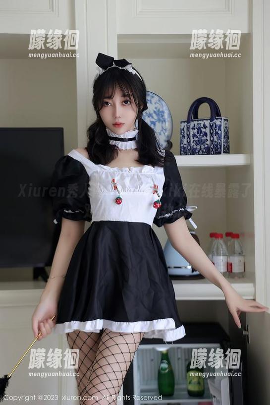 Xiuren秀人网-星子柒kiki Xiuren秀人网 - 星子柒kiki在线暴露了对豹纹作品的执念