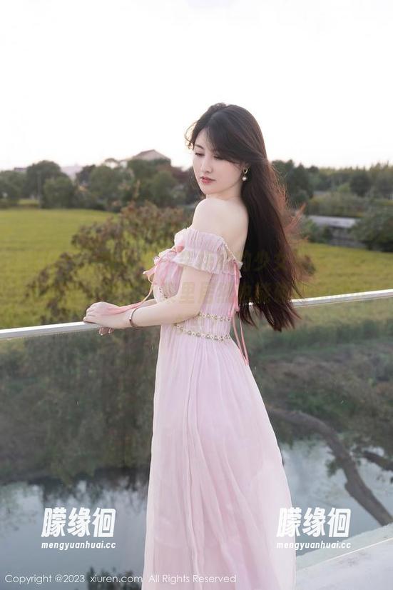 Xiuren秀人网-李梓熙 Xiuren秀人网 - 李梓熙的少女写真,自然随性,免费图集里居然也能碰到你的小心思?