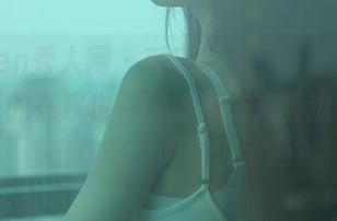 Xiuren秀人网 - 瑶瑶baby的居家套图，真正的在家也要好好穿搭，旁边的榴莲看出你的时尚品位了吗？