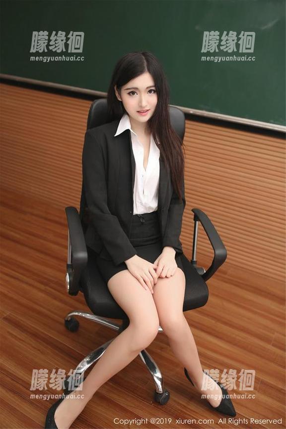 Xiuren秀人网-田小燕Vicky Xiuren秀人网 - 爱上田小燕Vicky的裸足图集,就像爱上外卖,总是意外又让人肚子开心的美味!