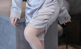 Xiuren秀人网 - 私房原图大公开：龙泽美曦的足迹，走遍每一块‘地’板！
