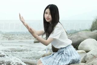 eloise软软限量版合集：小粉盒黑兔子壁纸催人欲见，感觉它在召唤我