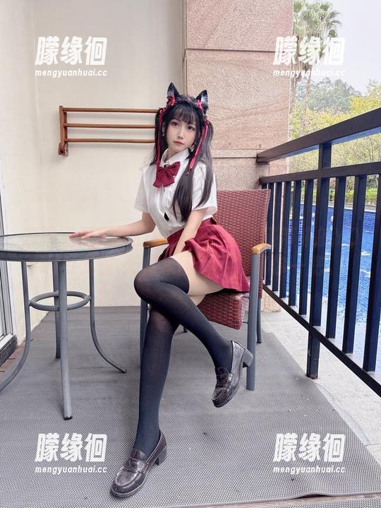 不呆猫 想要避开夏天的热浪吗?不呆猫带来的YOUMI尤蜜-死库水图片下载帮你一把。