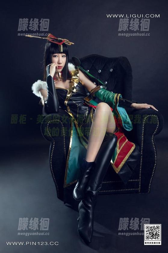 丽柜-美美 丽柜 - 美美的女仆写真:她竟然把我家拖地的责任都带过来了!