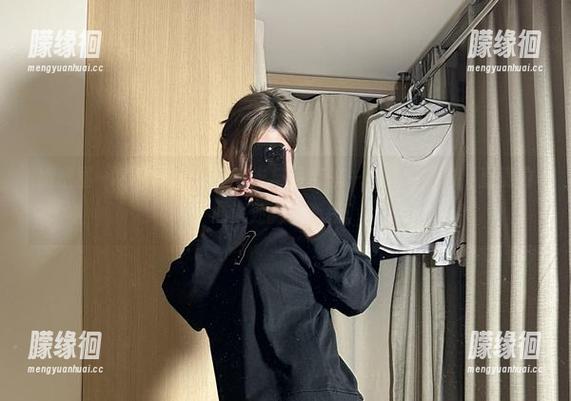 微密圈 - 乙醇子的一缕红衣与吊带丝——美图图包，直戳内心深处的小心思。