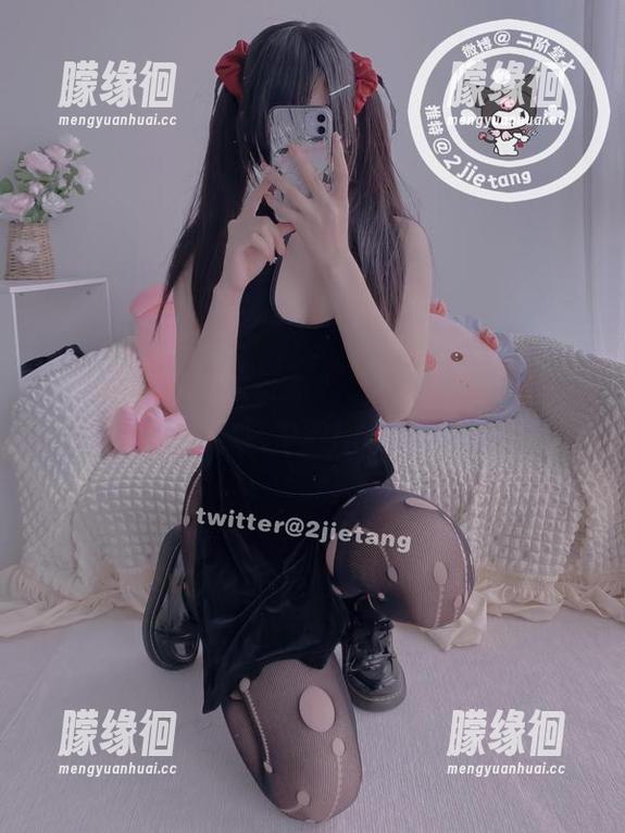 短裙的诱惑不能抗拒，二阶堂宅绘子的照片里，是我心中的housewife？