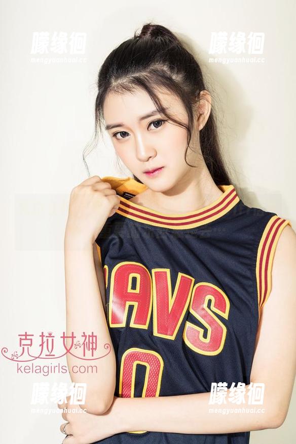 克拉女神-慕菲 克拉女神 - 慕菲的旅拍不如她的wifi信号好,重要的东西总是丢…