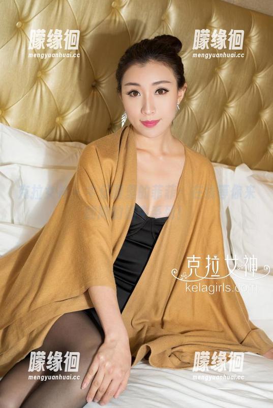 克拉女神-菲菲 克拉女神 - 牛仔服里的菲菲:在线等你来翻牌的奶牛系列!