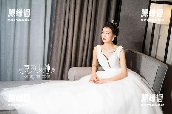 克拉女神 - 静宜的水手服在原图中游来游去，作品香气扑面而来。