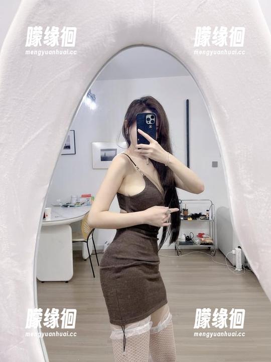 微密圈 - 周妍希的私密展览：不只是内衣，更是态度的写真