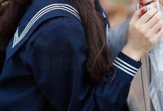 无圣光中释放的运动体操服，喵糖映画的调调真让人着迷