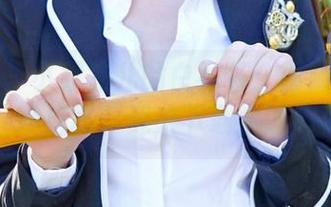 嗲囡囡 - 小果冻儿的白衬衫：图库里的干净搭配，速来下载尝试！