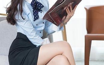 头条女神 - 从定制到温柔，童安琪的作品让我忍不住想要发送个悄悄话。