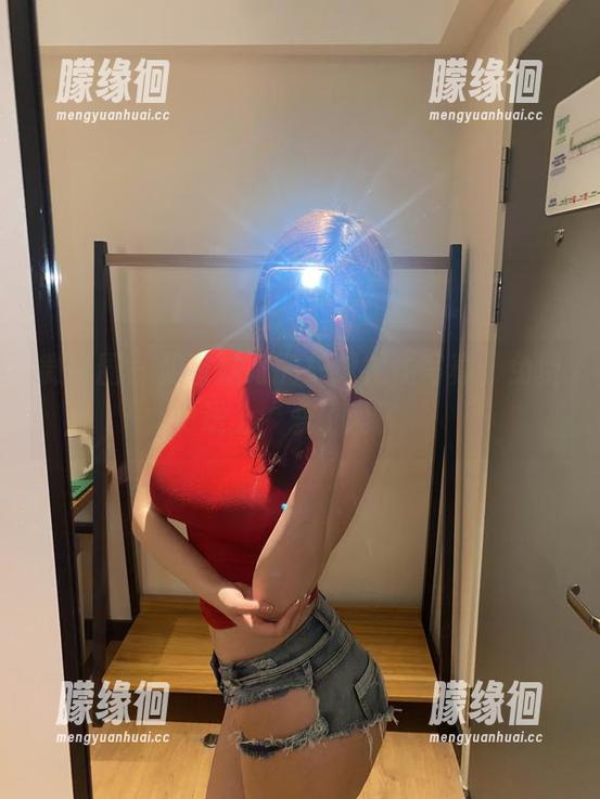 微密圈 - 奶宝妹纸的车载尤物写真，免费送上，爱了爱了