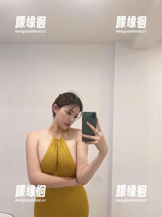 奶宝妹纸 微密圈 - 奶宝妹纸的短裙私拍:有幸目睹这场“跟风秀”