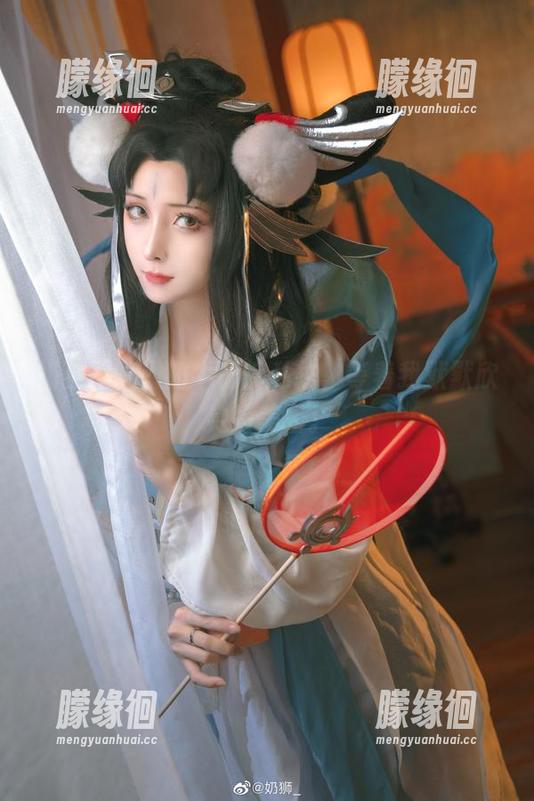 奶狮不咬人的牛仔裤私拍，等着我默默欣赏的美图。