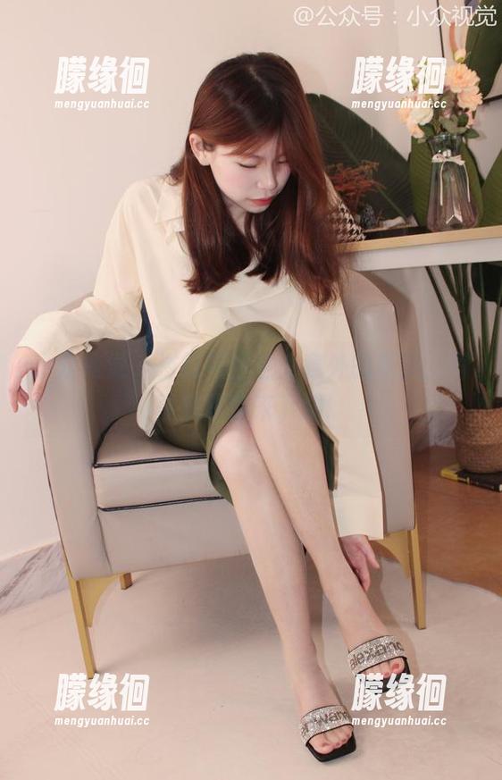 小众视觉-兰兰 小众视觉 - 浴缸与兰兰:意外的默契,写真集等你来下载!