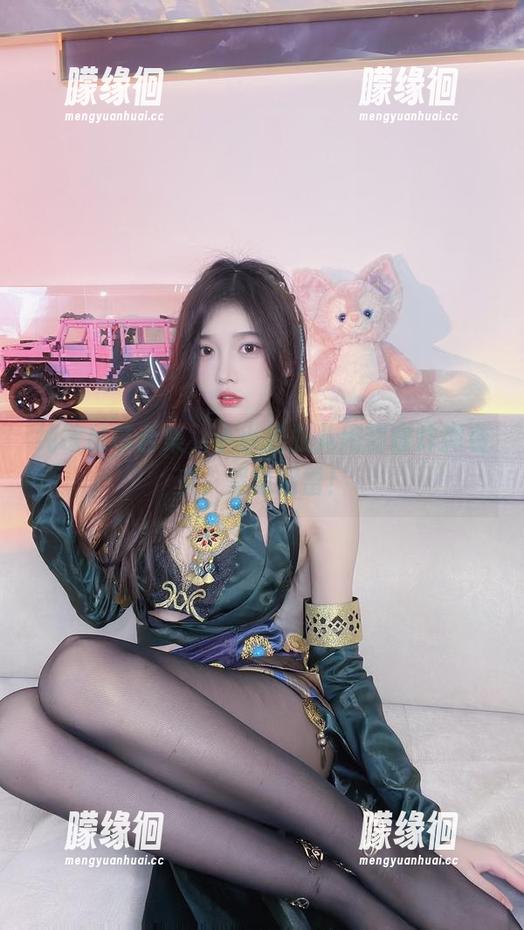小小奶瓶儿 纯欲吊带合集,小小奶瓶儿用甜蜜炸弹袭来,紧急避雷!
