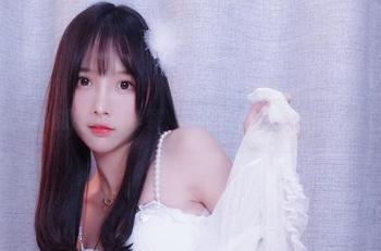 小小奶瓶儿的创意真是炸裂，双马尾制服剧透图包内容了吗？