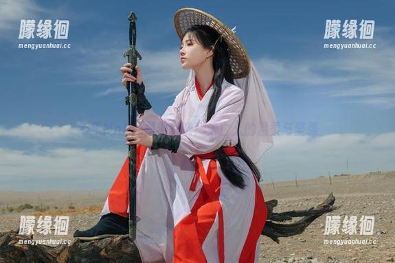年年Nnian图册揭晓：未亡人的温柔与坚强