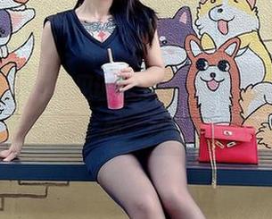 微密圈 - 在线见证：张老师与体操服的轻松一刻
