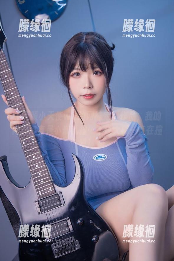 看无颜小天使wy的网袜定制作品，我的内心简直是小鹿乱撞…不过大概一直在撞吧！