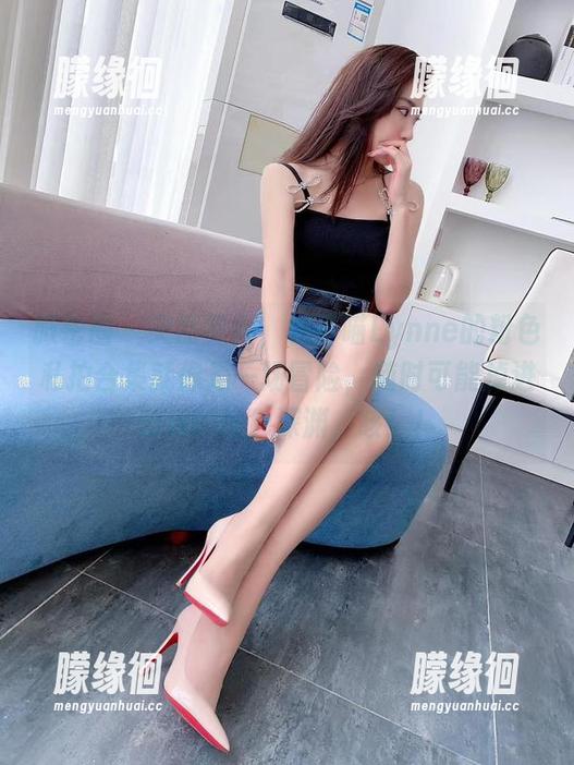 林子喵Lynne 微密圈 - 突然觉得,林子喵Lynne的粉色私拍合集就像是一场冒险,随时可能掉进未知的粉色深渊,咳!!