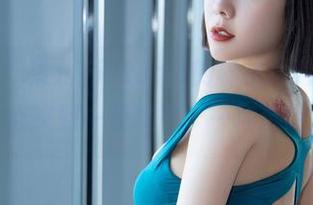 微密圈 - “果儿Victoria的棉袜图片，让你的眼球不小心夹到一枚桃子”…精选哦，哈哈！