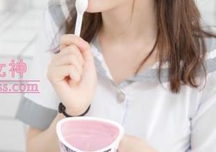 梦丝女神 - 哼！她是刘诺，作品里的少女，神秘中带着一丝童趣，让人心痒痒。