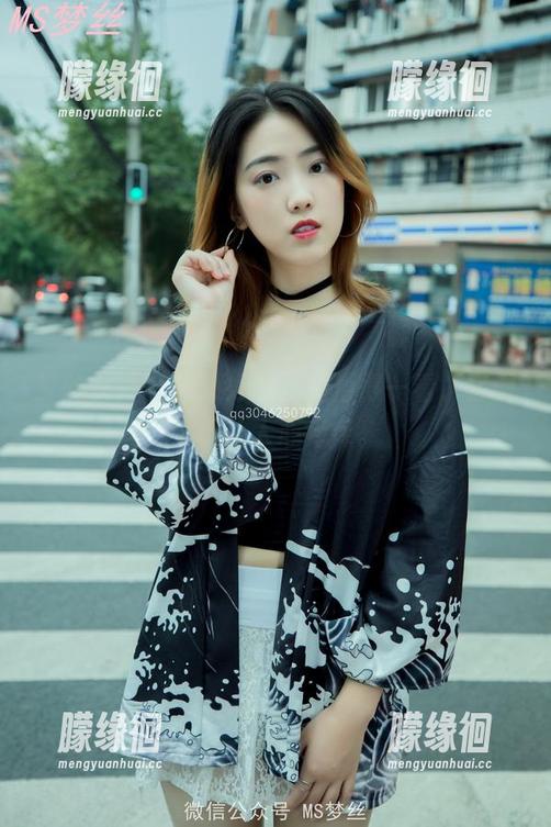 梦丝女神 - 魏婷婷的长腿值得一看，套图分享让人心痒痒。