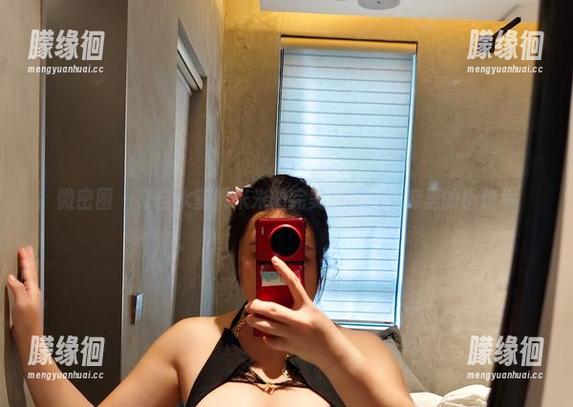 水蜜桃米米 微密圈 - 来自水蜜桃米米的完美棉袜:图库里的小确幸