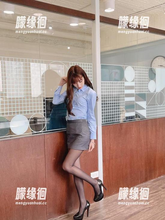 泥泥汝 泥泥汝的粉色私拍,呃...这照片是不是要被拿去做壁纸?