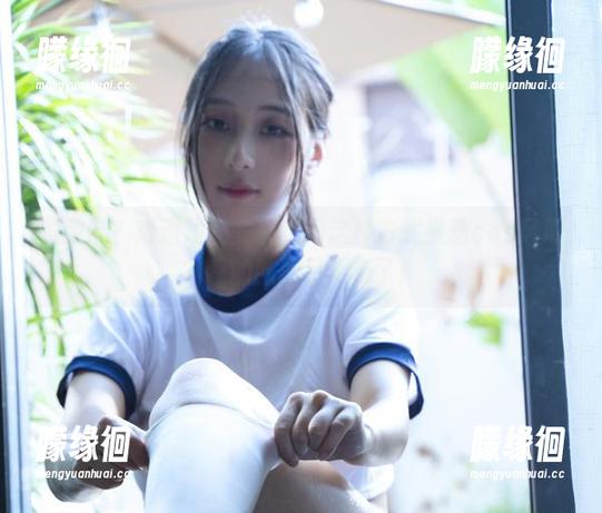 黑胶带？难道浅安安决定用这种方式推动cos风潮？我的脑洞又更新了！