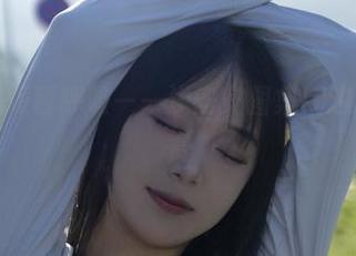 深海里的短暂呼吸——浅安安图集精选，美足大赏