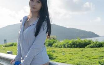在浅安安的咖啡馆里，午后的cos，记得点下载服务哦