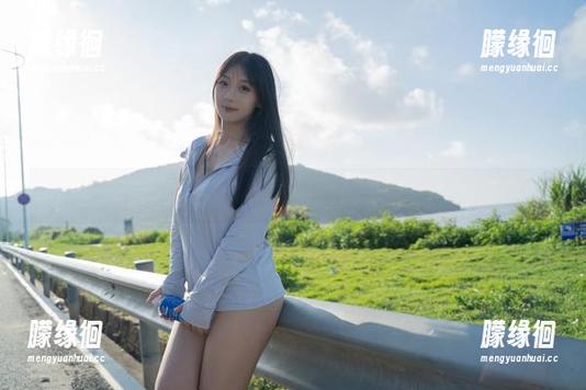 在浅安安的咖啡馆里，午后的cos，记得点下载服务哦
