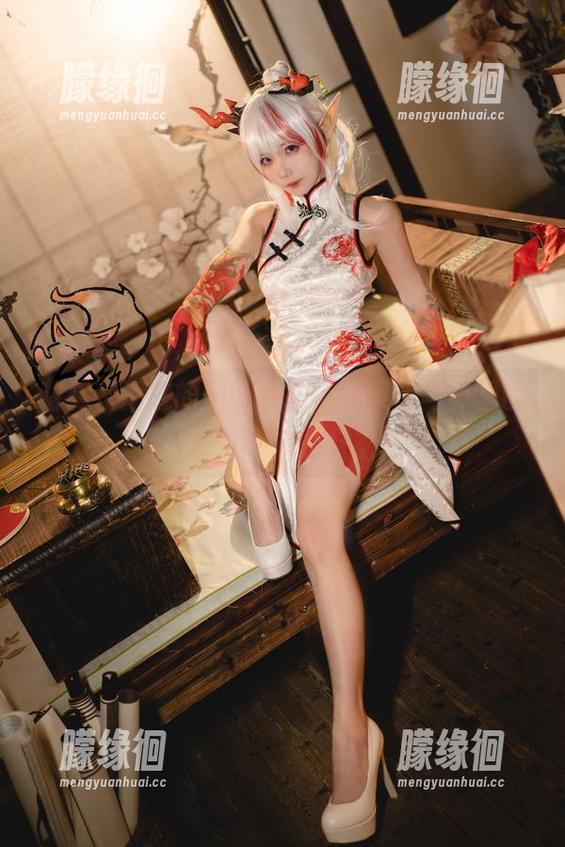 狐萝卜呦 驰骋在海底的狐萝卜呦,幽灵鲨写真里的灵动时刻