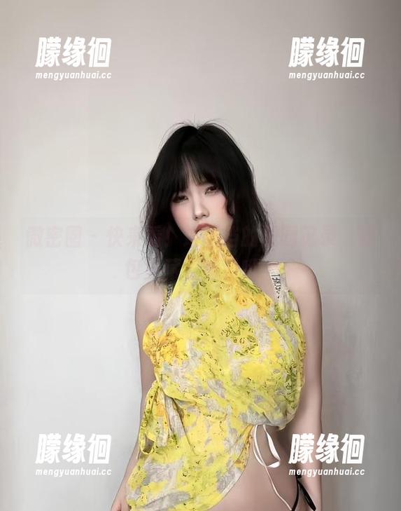 微密圈 - 快来看！琳铛铛的校园记录，图包里藏着福利哦！